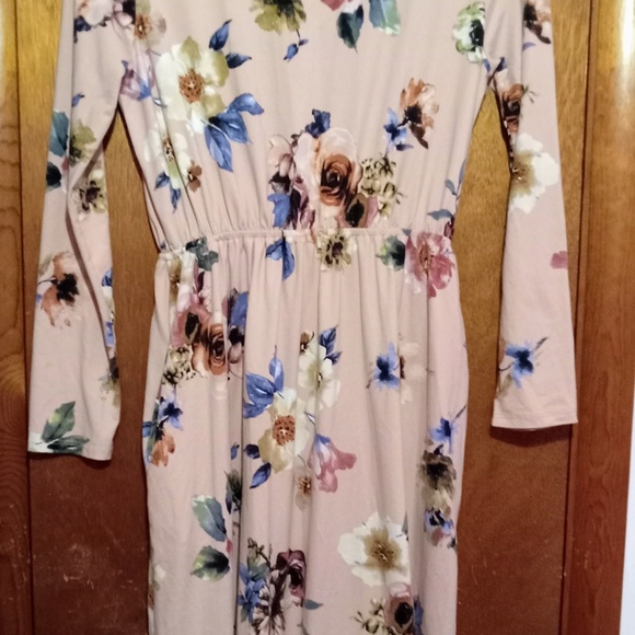 🛑 SOLD 🛑 Reborn J Pink Floral Dress - Picture 5 of 5